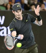 Murray advances to Australian Open 3rd round