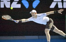 World No. 1 Murray defeated at Australian Open tennis