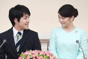 Princess Mako, Komuro express delight as they meet press for 1st time