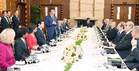 PM Abe hosts luncheon for ambassadors to Japan