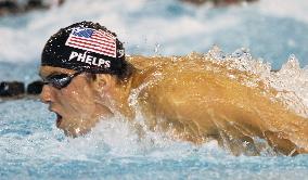 Phelps sets world record in men's 200m butterfly