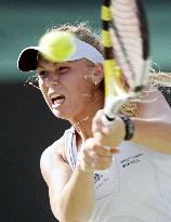 Wozniacki advances into semis at Japan Women's Open