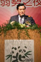 Taiwan president introduces pandas at zoo