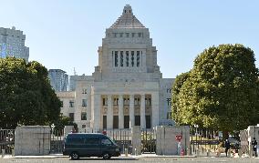 Abe to dissolve lower house
