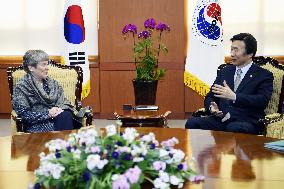 U.S. undersecretary, S. Korean FM hold talks in Seoul