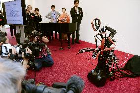 New robot imitates movements of traditional 'bunraku' puppets