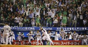 Swallows fly to 1st CL pennant in 14 years