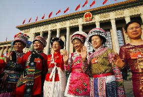 China parliament in session, ethnic minorities in attendance