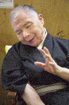 Documentary film on wheelchair-bound "rakugoka" hits screens