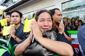 Thais mourn King Bhumibol's passing