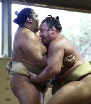 Sumo: Georgian wrestler Tochinoshin