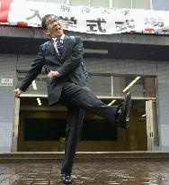 73-year-old comedian Kin-chan enters Komazawa Univ.