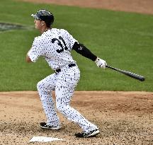 Yankees' Bird hits pair of 2-run homers