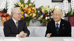 Japan's Nobel laureates Omura, Noyori hold talks