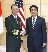 U.S. Navy top officer talks with Japanese Prime Minister Abe