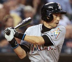 Ichiro moves closer to 3,000 hits in big leagues