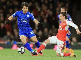 Soccer: Arsenal beat Leicester City 1-0