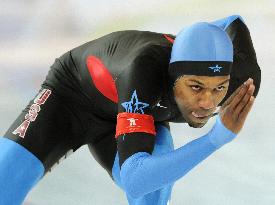 Davis wins gold in men's 1,000m speed skating