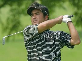 Kuniyoshi grabs 1st-round lead at NST Niigata Open