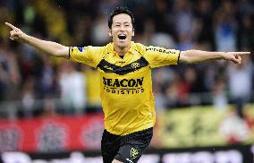 Yoshida's 1st goal in Eredivisie