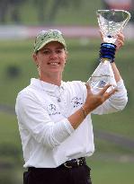 Sorenstam wins Nichirei World Ladies golf