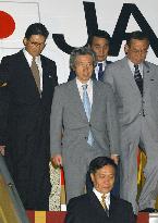 (2)Koizumi arrives in Hanoi for ASEM