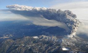 Volcanic eruptions in southwestern Japan