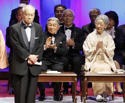 Japanese, U.S., French researchers receive 2015 Japan Prize