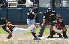 Mariners' Ichiro plays in preseason game