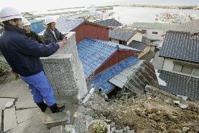 (4)Strong quake damages 800 houses, forces 2,800 to evacuate in
