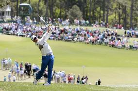 Matsuyama moves within 3 of lead at Masters