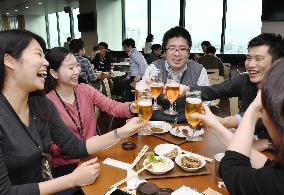 Only 3.7% left work early on 1st "Premium Friday": survey