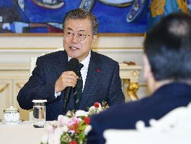 S. Korean President Moon meets Japanese lawmakers