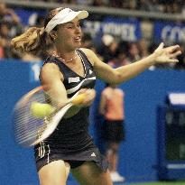 Hingis battles back to down Dechy at Toray Pan Pacific Open