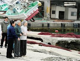 Emperor visits quake-hit Ibaraki Pref.
