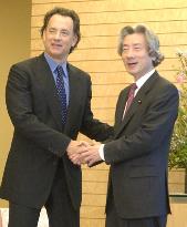 Tom Hanks meets with Prime Minister Koizumi