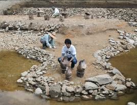 (1)5th Century clay images unearthed in Nara