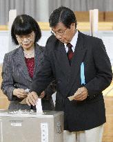 Anti-U.S. base Inamine wins Nago mayoral election