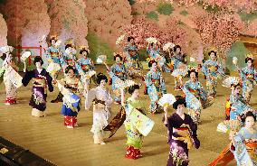 Kyoto geisha rehearse for Miyako Odori