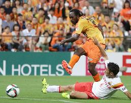 Shimizu forward Utaka scores 2nd goal in game vs. Nagoya