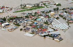 Japan struggles with floods for 2nd day