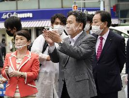 Campaigning in Tokyo gubernatorial election