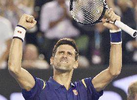 Djokovic defeats Federer en route to Australian Open final