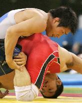 (1)Japan's Tanabe advances to semis in wrestling