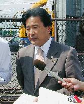 Ginowan mayor visits U.S. military HQ to protest chopper crash