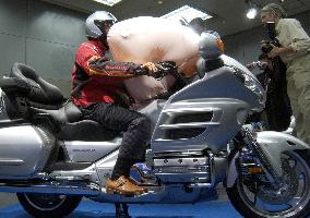 Honda develops world's 1st production motorcycle airbag system