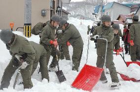 GSDF unit clears snow from western Hokkaido town