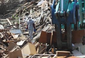 Kumamoto to dispose of quake-generated waste in 2 yrs