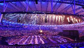 Curtain drawn on Rio Games, flag handed to Tokyo