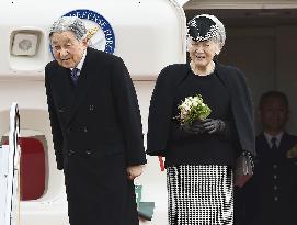 Japan emperor, empress set out for 1st Vietnam trip, Thailand visit